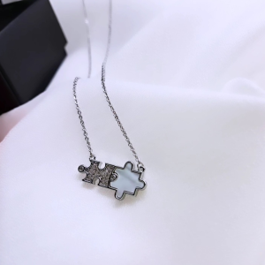 Puzzle necklace