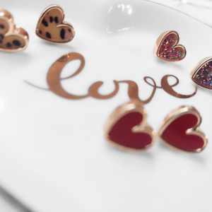 Little hearts stud earrings