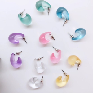 Transparent stagones earrings